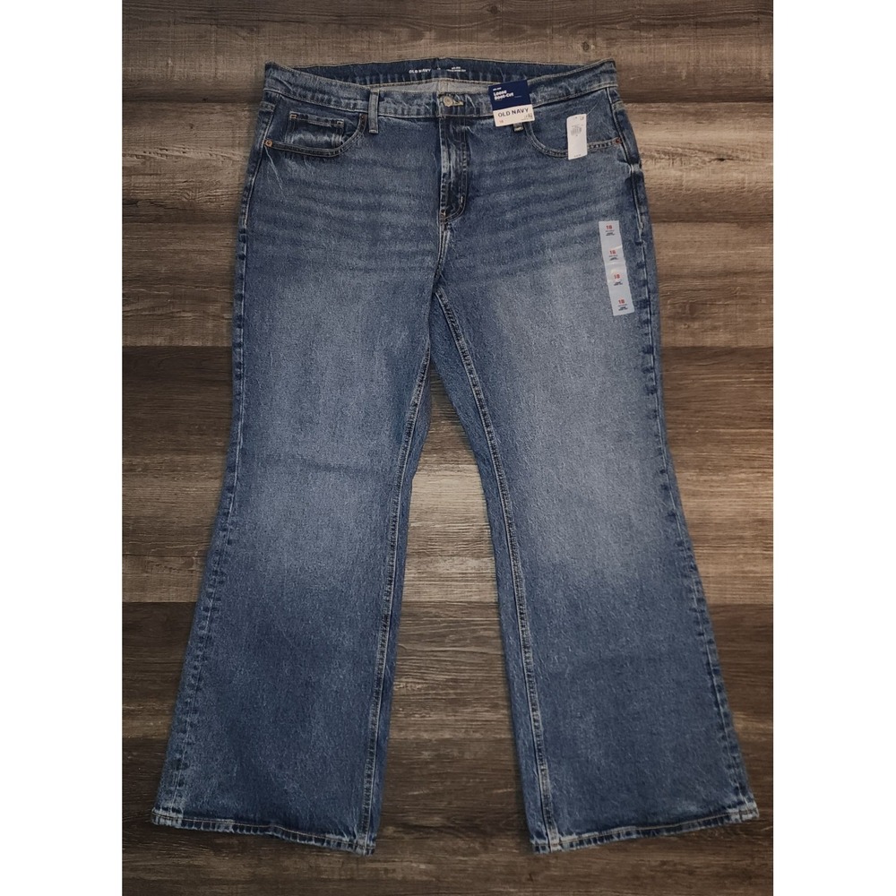 NWT Old Navy Women's Size 18 Mid-Rise Loose Boot-Cut‎ Jeans
